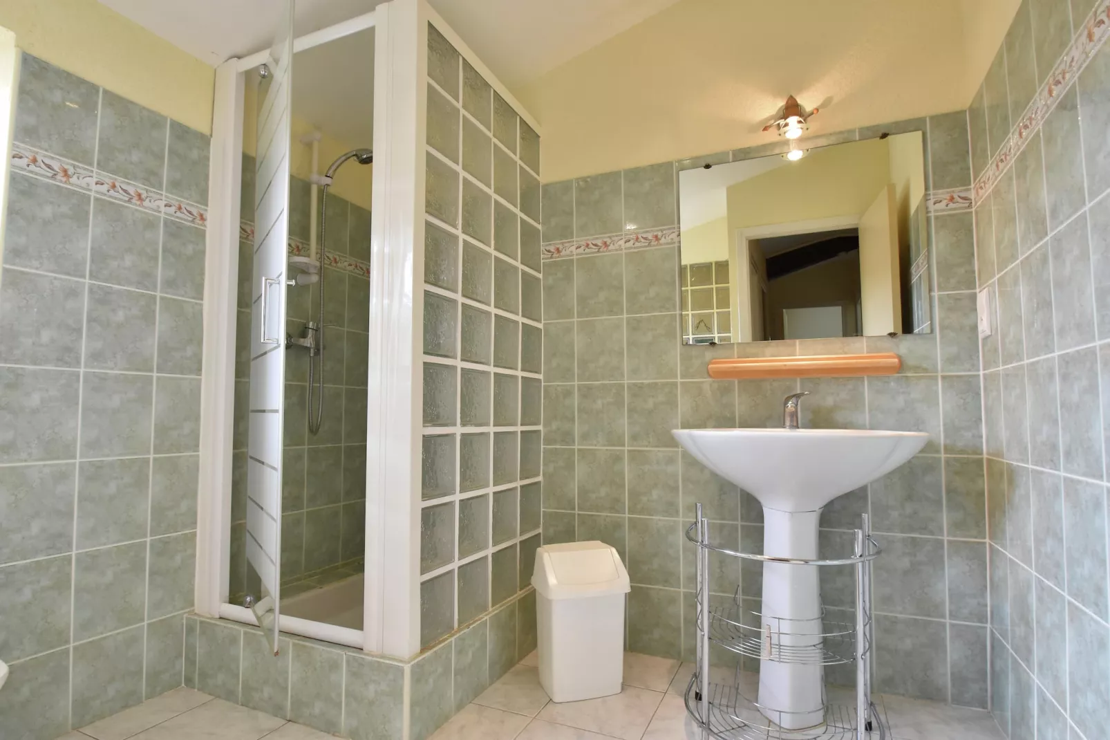 VILLA - FELINES MINERVOIS - Badkamer