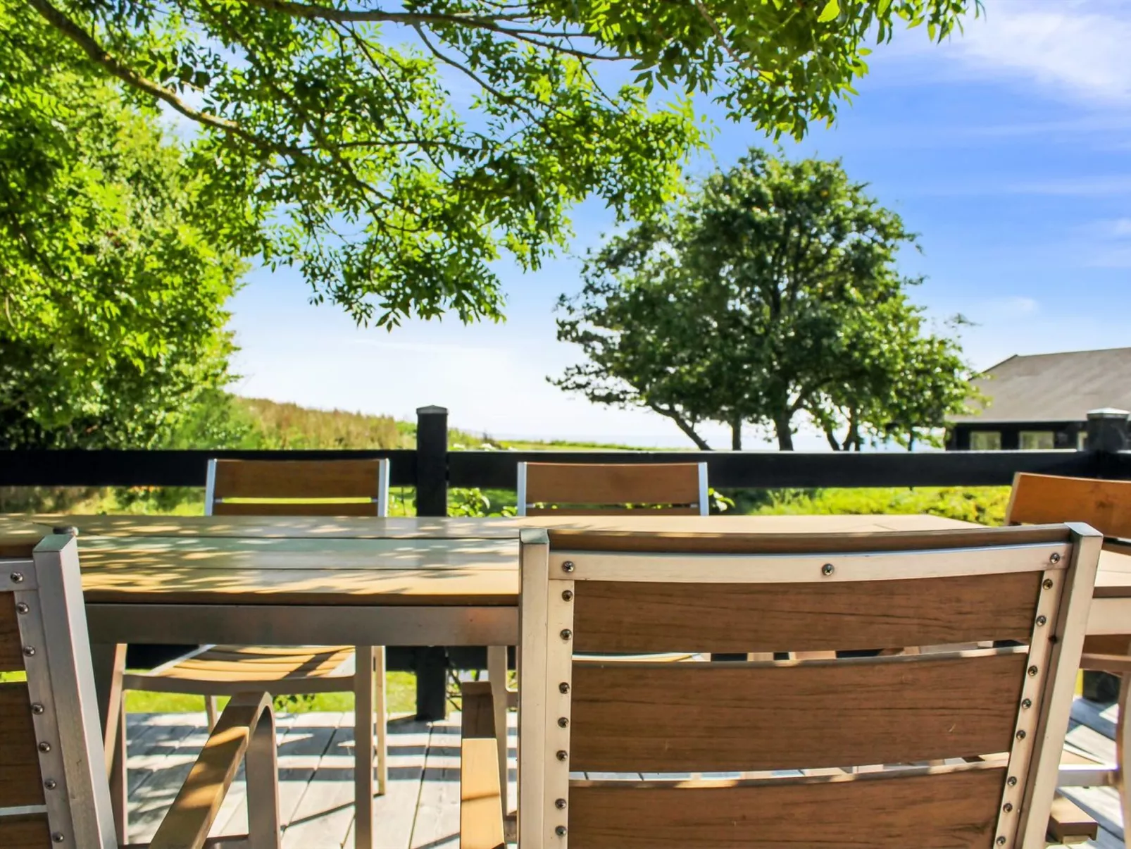 "Lilla" - 120m from the sea - Buiten