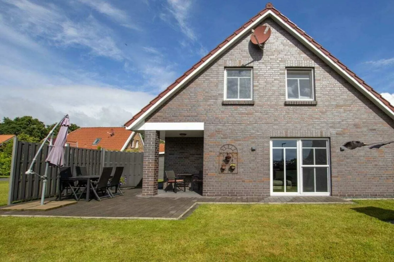 581071 - Buitenkant zomer