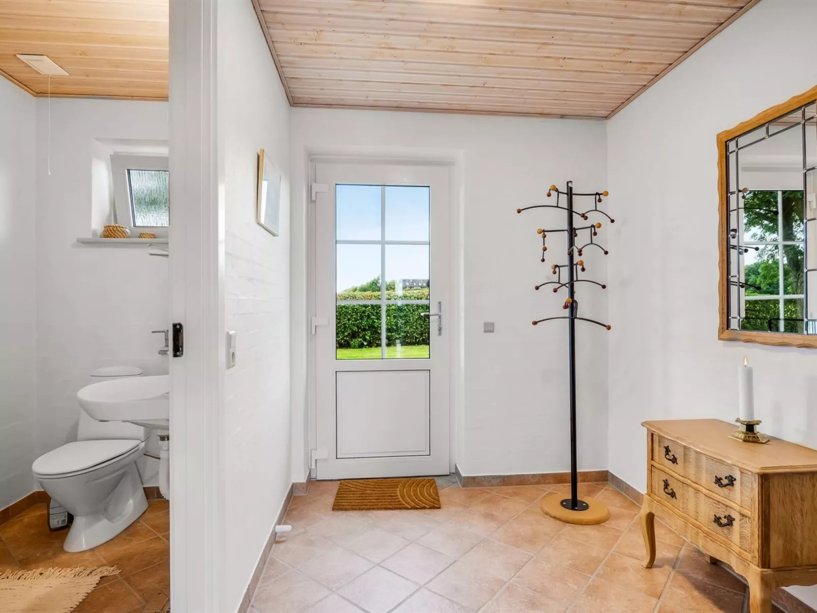 "Erja" - 300m to the fjord-Binnen