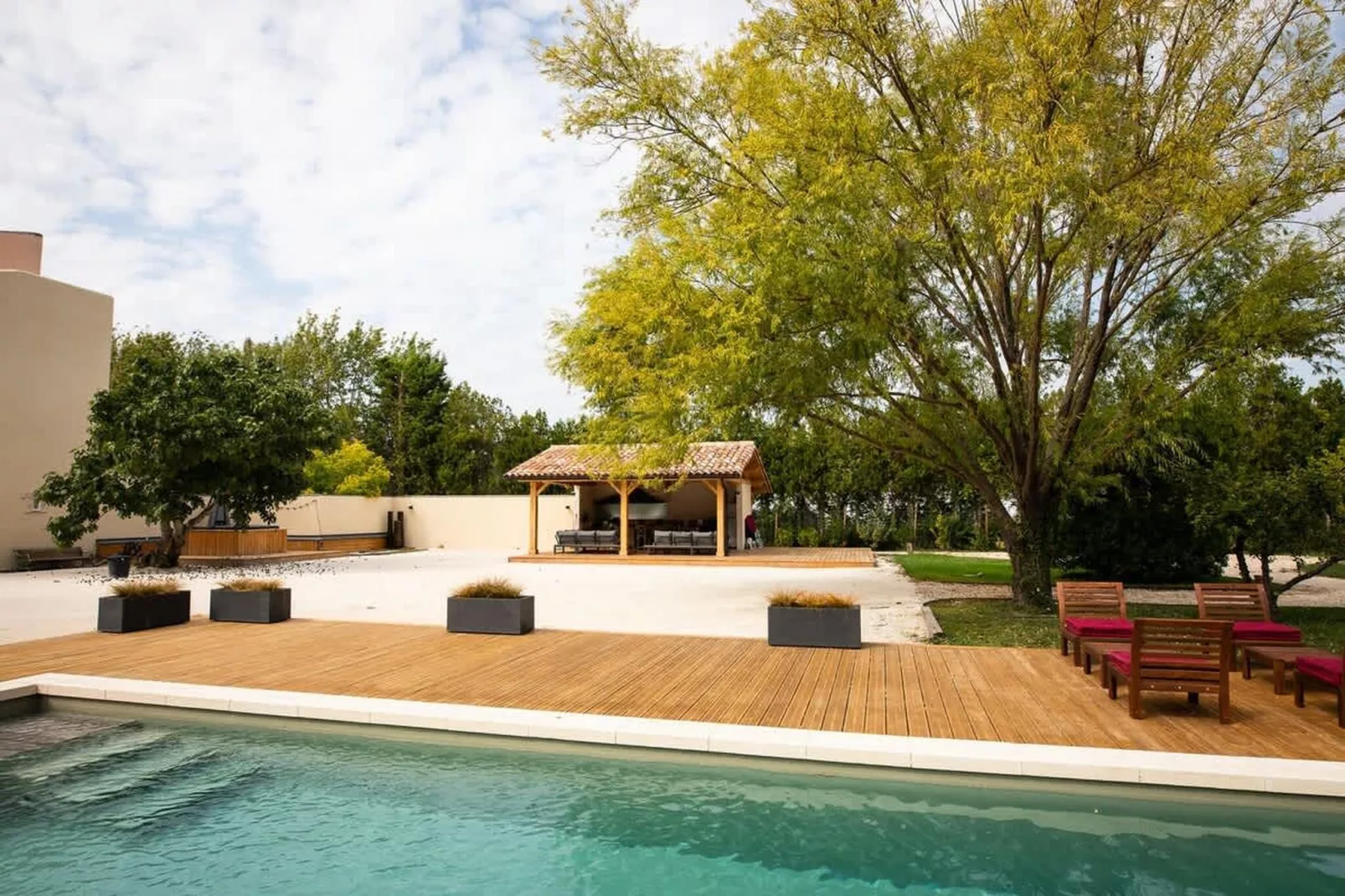 Charmant Mas Provençal avec piscine et jacuzzis-Zwembad