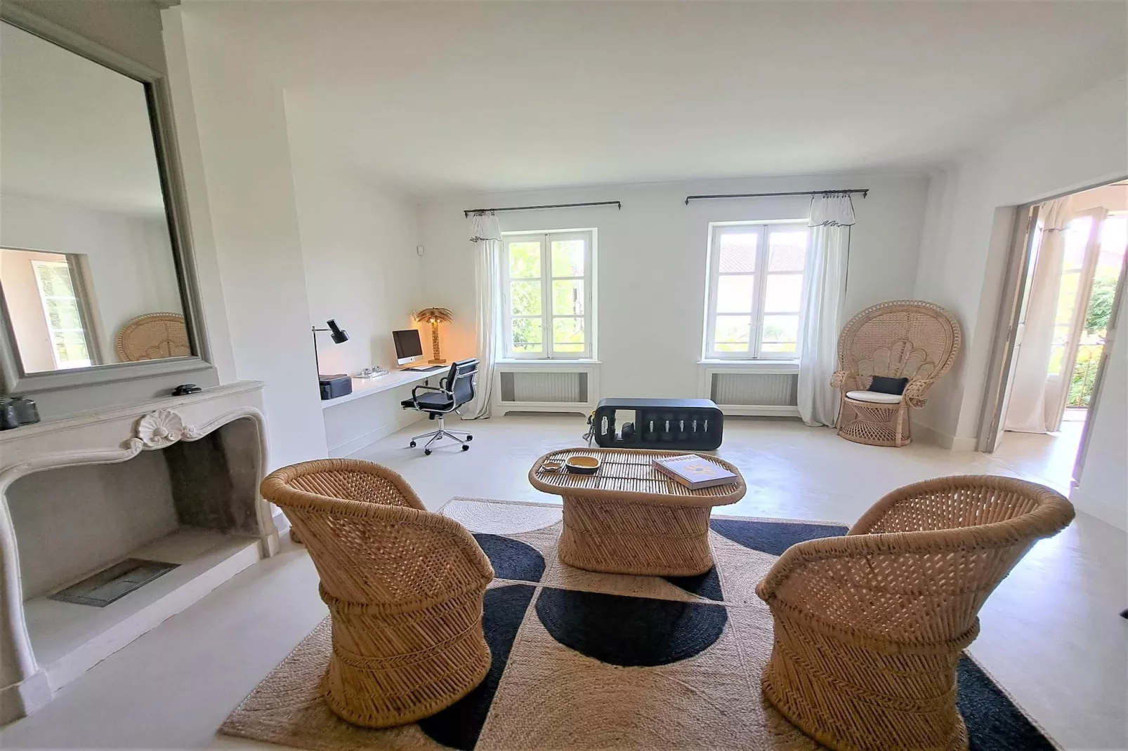 Mas Maillane demeure du XVIIIe entièrement rénové-Woonkamer