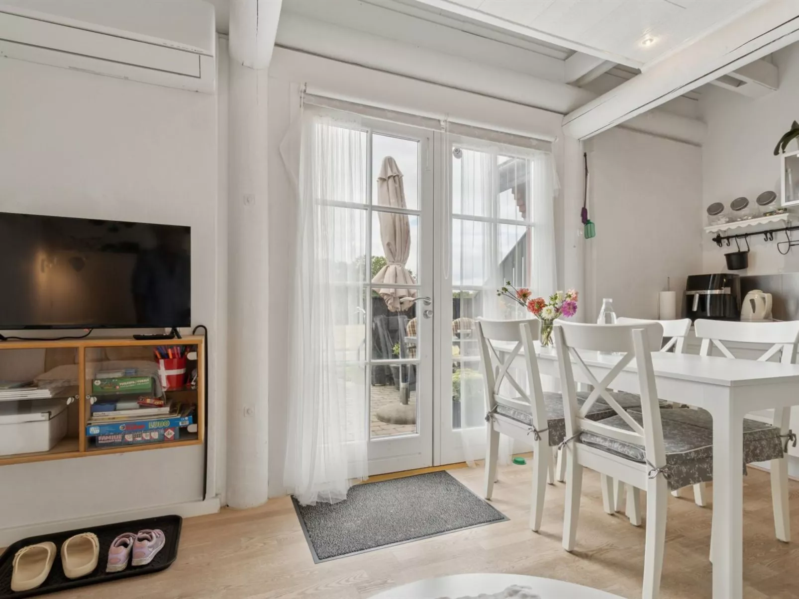 "Ruse" - 6km from the sea - Binnen