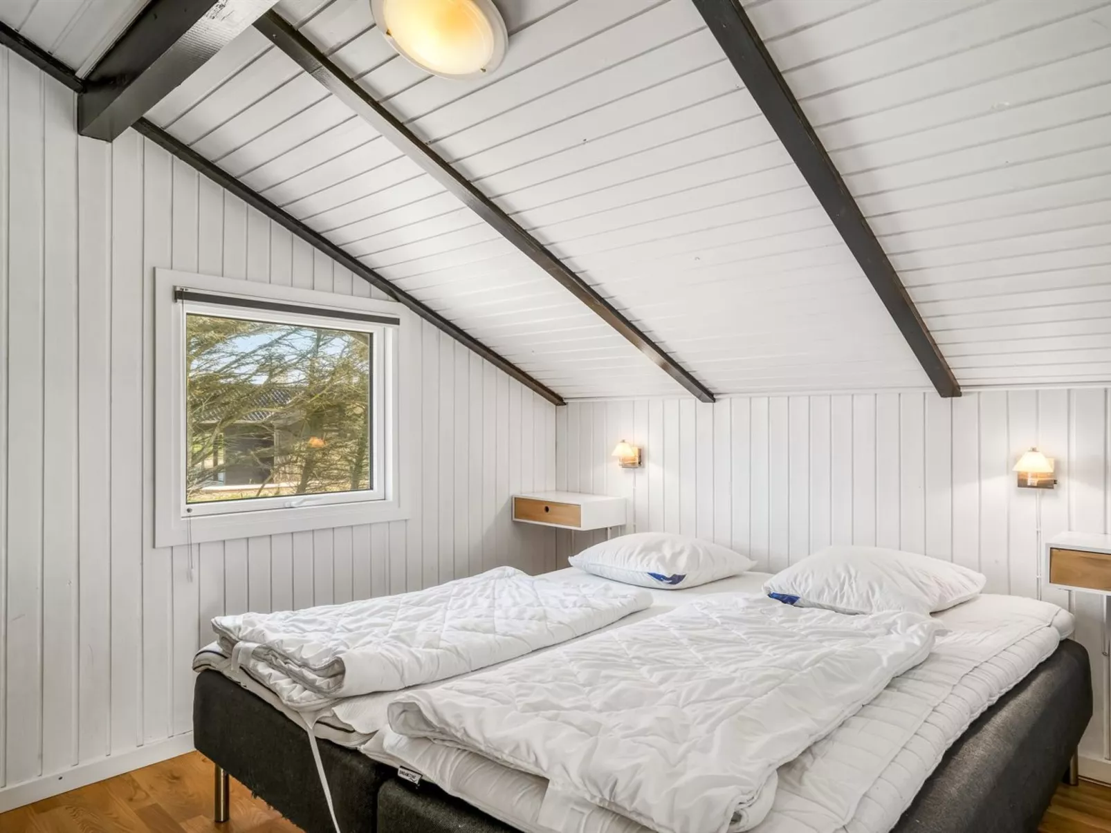 "Månviva" - 250m from the sea - Binnen