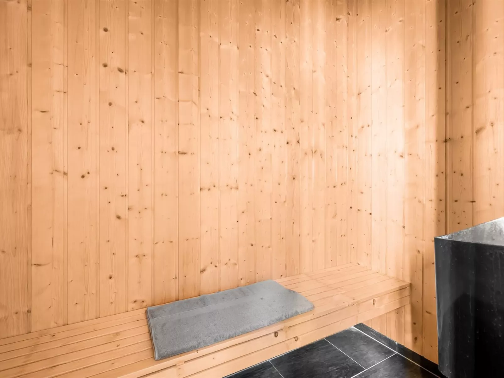 "Marjatta" - 3.2km from the sea - Binnen