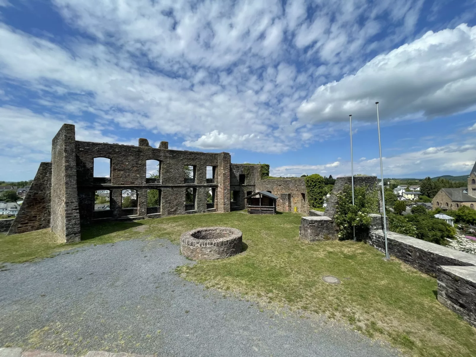 In Ulmen mit Grill - Omgeving