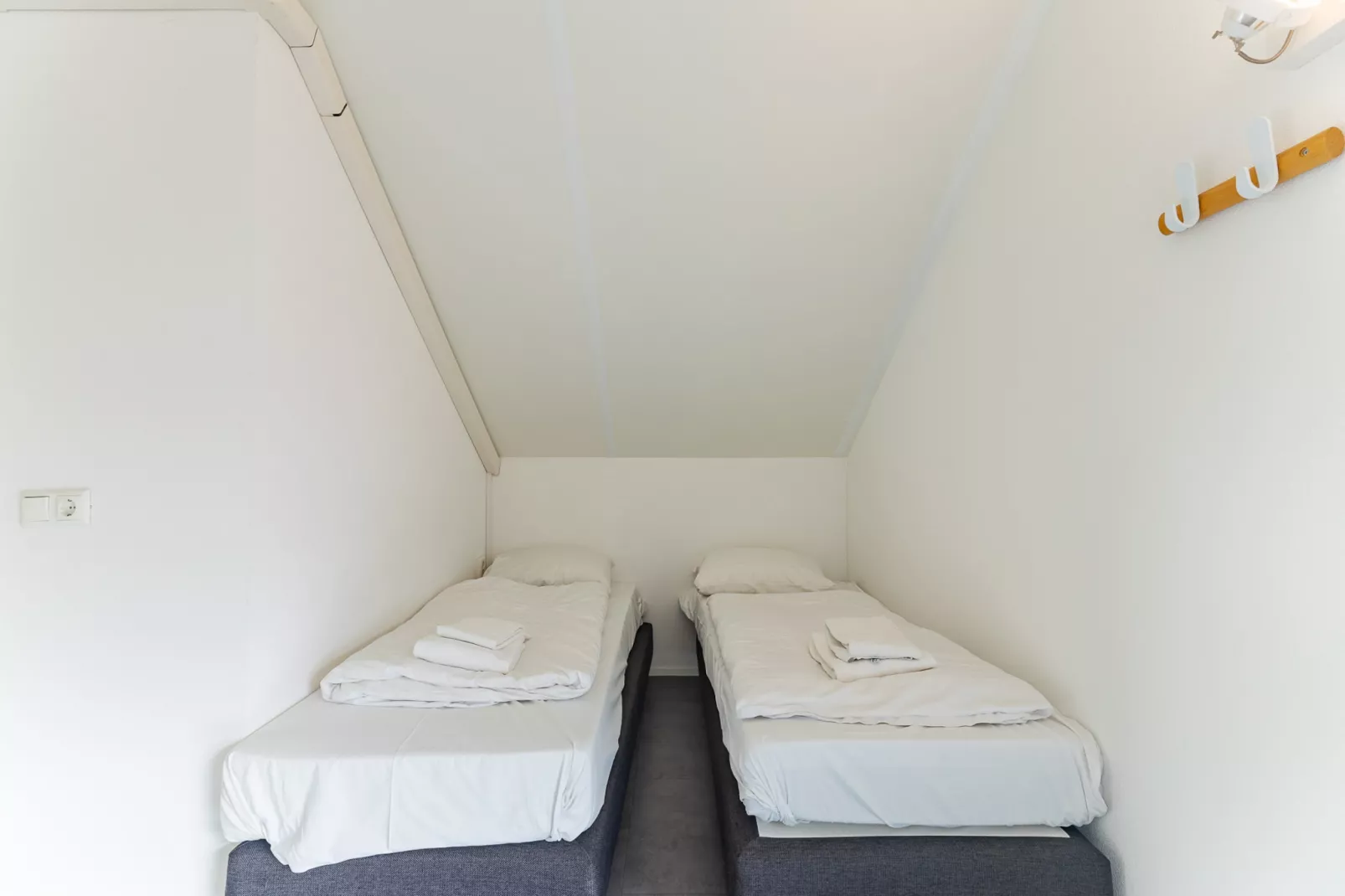 Zonnedorp 1 Solskin Renesse | Beach Holiday in Modern Holiday Home - Slaapkamer