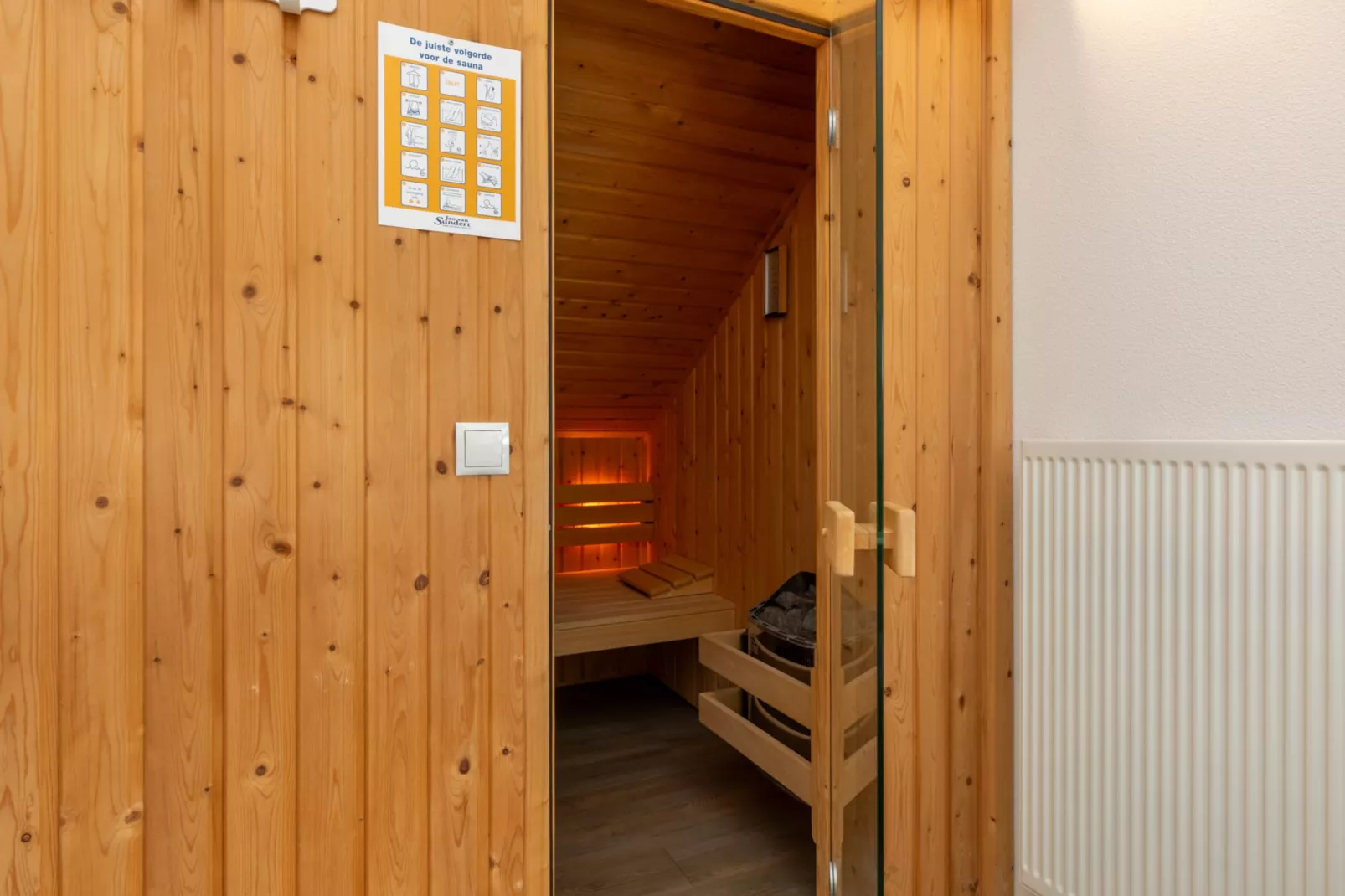 Zonnedorp 21  Beach Villa Joya Renesse | Luxury Beach Villa with Sauna - Overloop