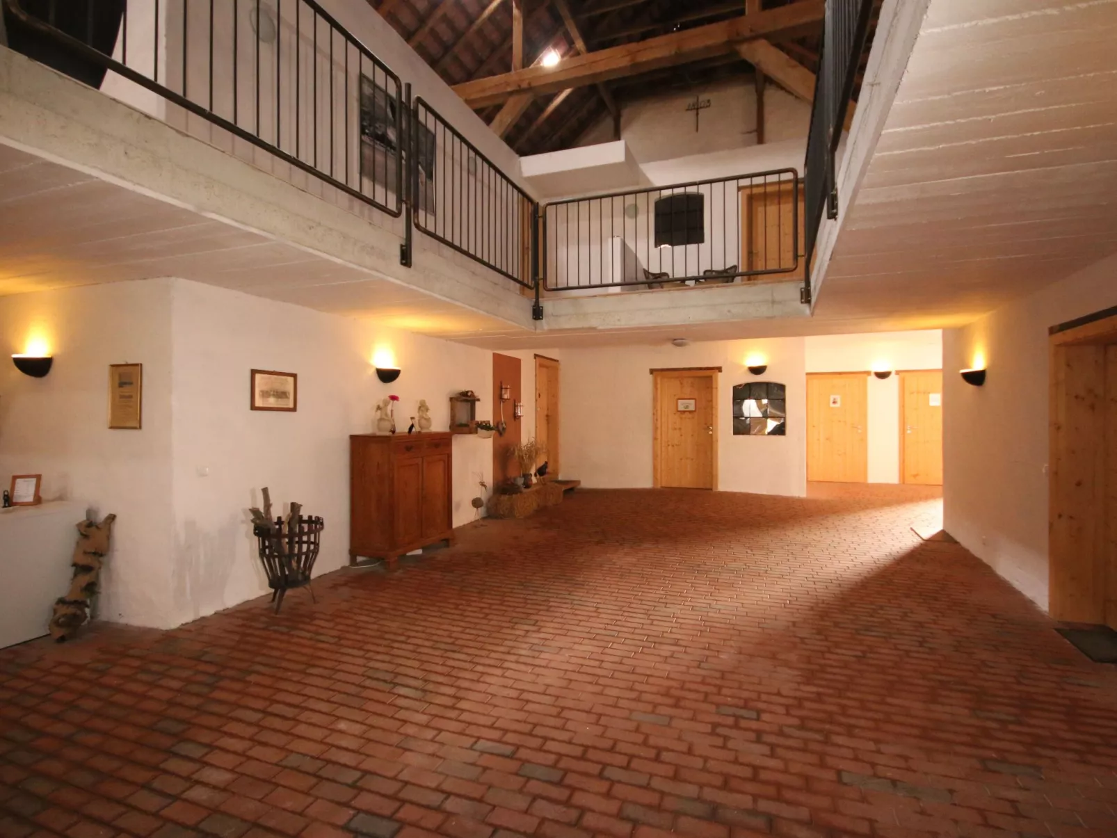 Landgut mit Dachterrasse - Binnen