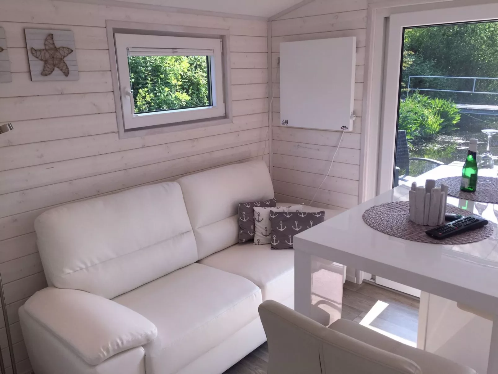 Hausboot KHT 1 Lacet mit Elektrokamin im Salon, 1 Schlafraum, Küche, Duschbad m - Image-tags.info