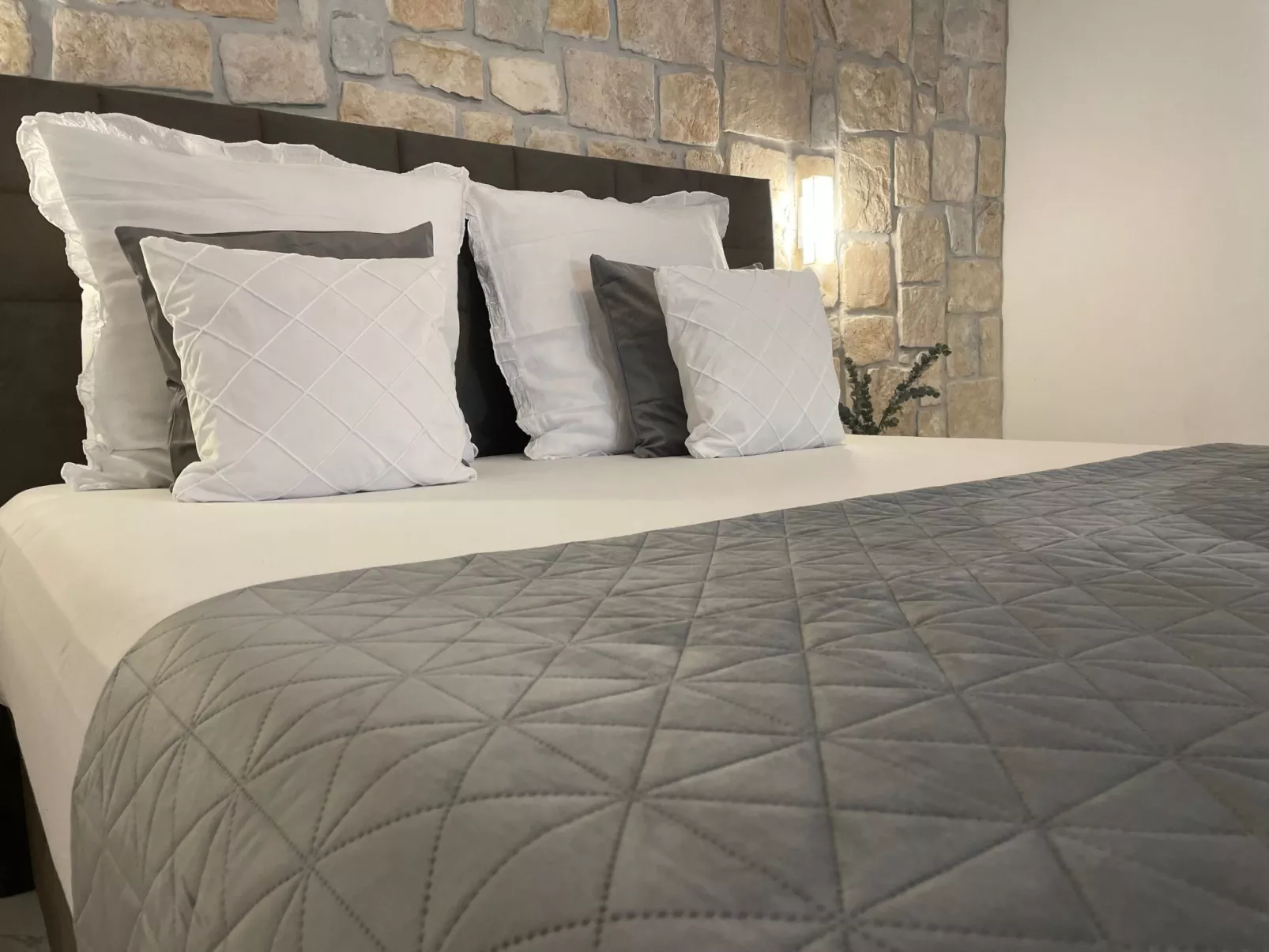 Stonehouse-Pag - Image-tags.info