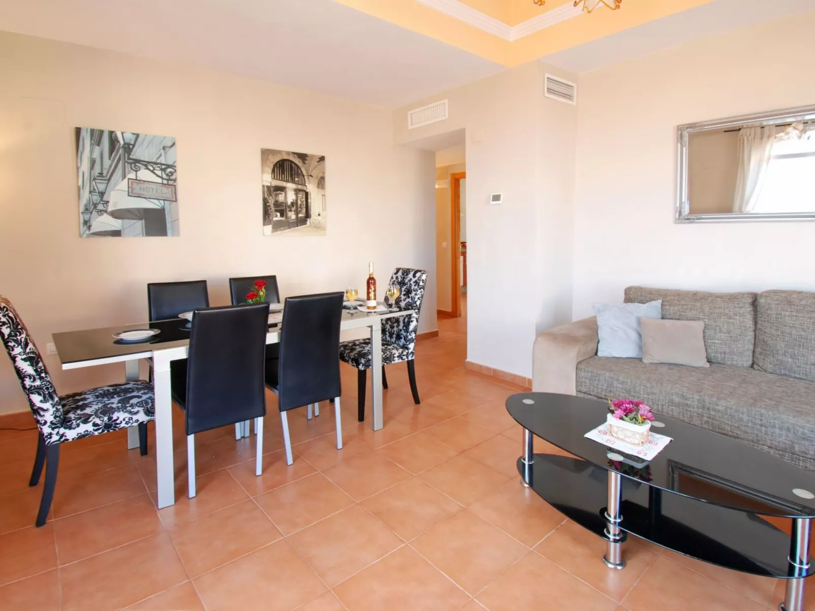 Penthouse, Jacuzzi, Meerblick, BBQ,wifi, AC - Binnen