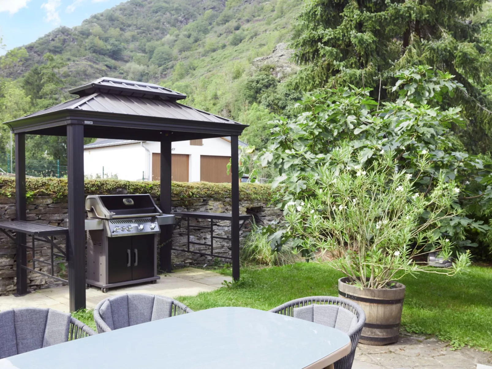 Apple Tree , direkt an der Mosel - Image-tags.info