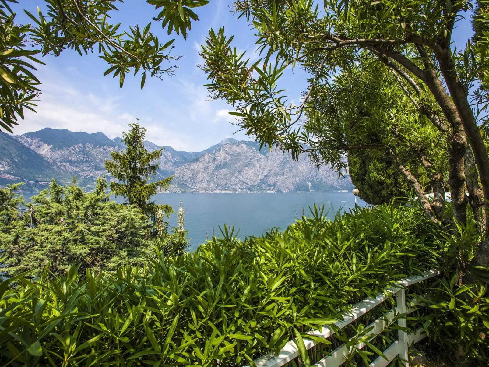 Zwei-Zimmer-Wohnung mit Seeblick, Grill und Gemeinschaftspool - Image-tags.info