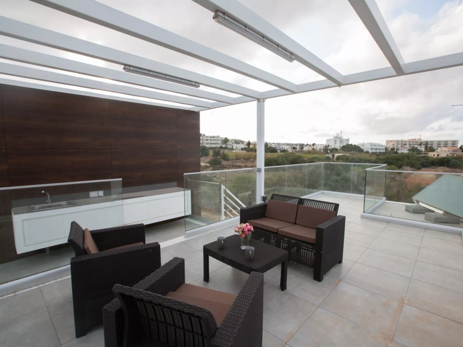 2-Schlafzimmer-Villa mit Pool, Dachgarten, Meerblick - Image-tags.info