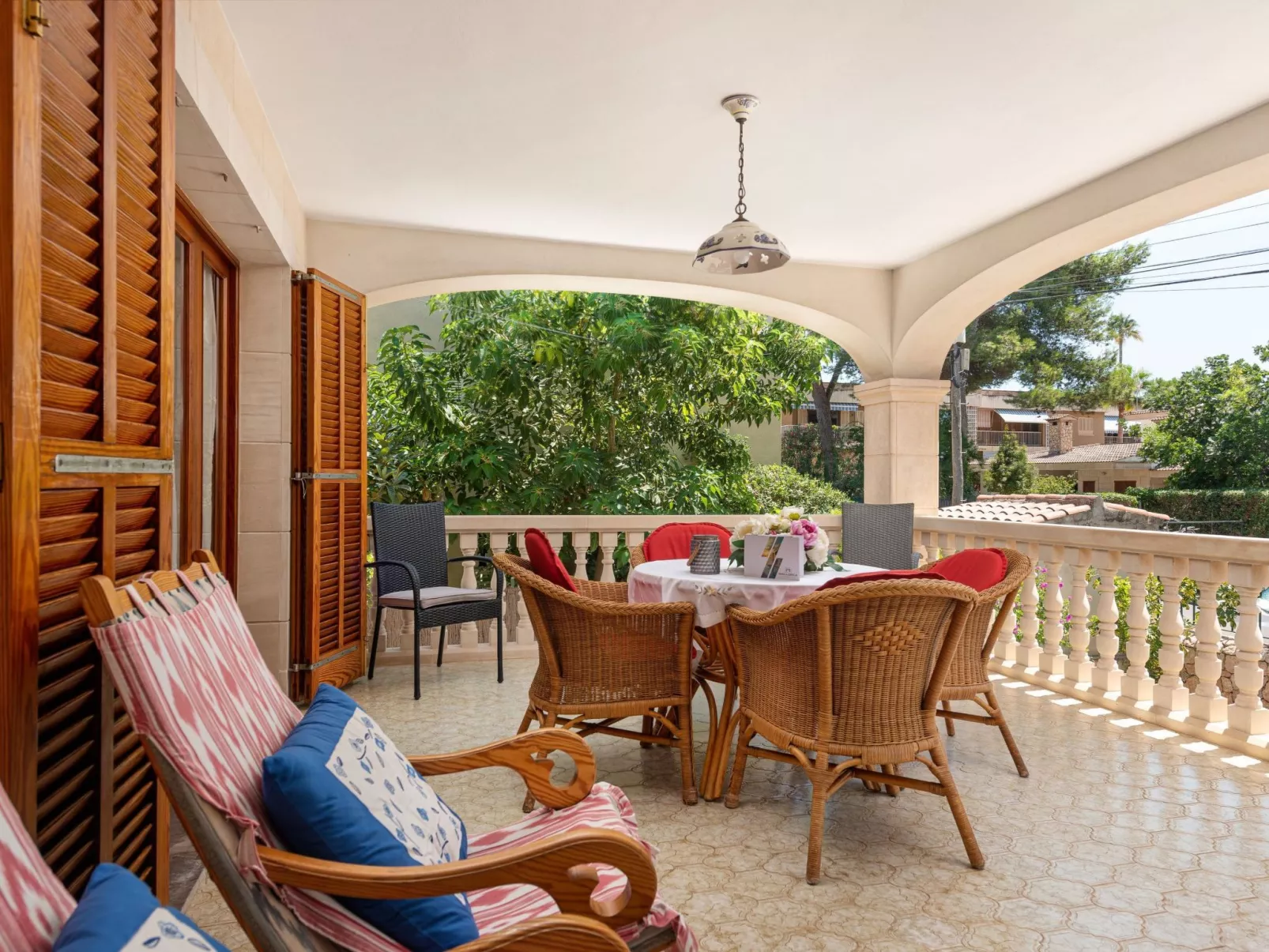 Stilvolle Villa mit Terrasse und Nähe zum Strand - Image-tags.info