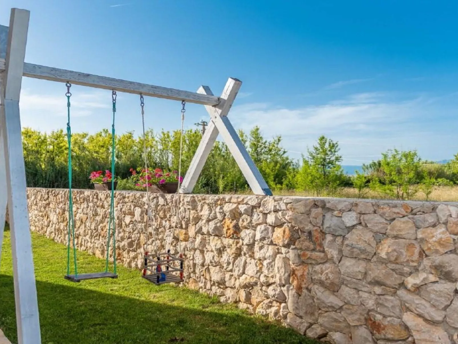 Villa mit beheiztem Pool, schöne Aussicht, Strandnähe - Image-tags.info