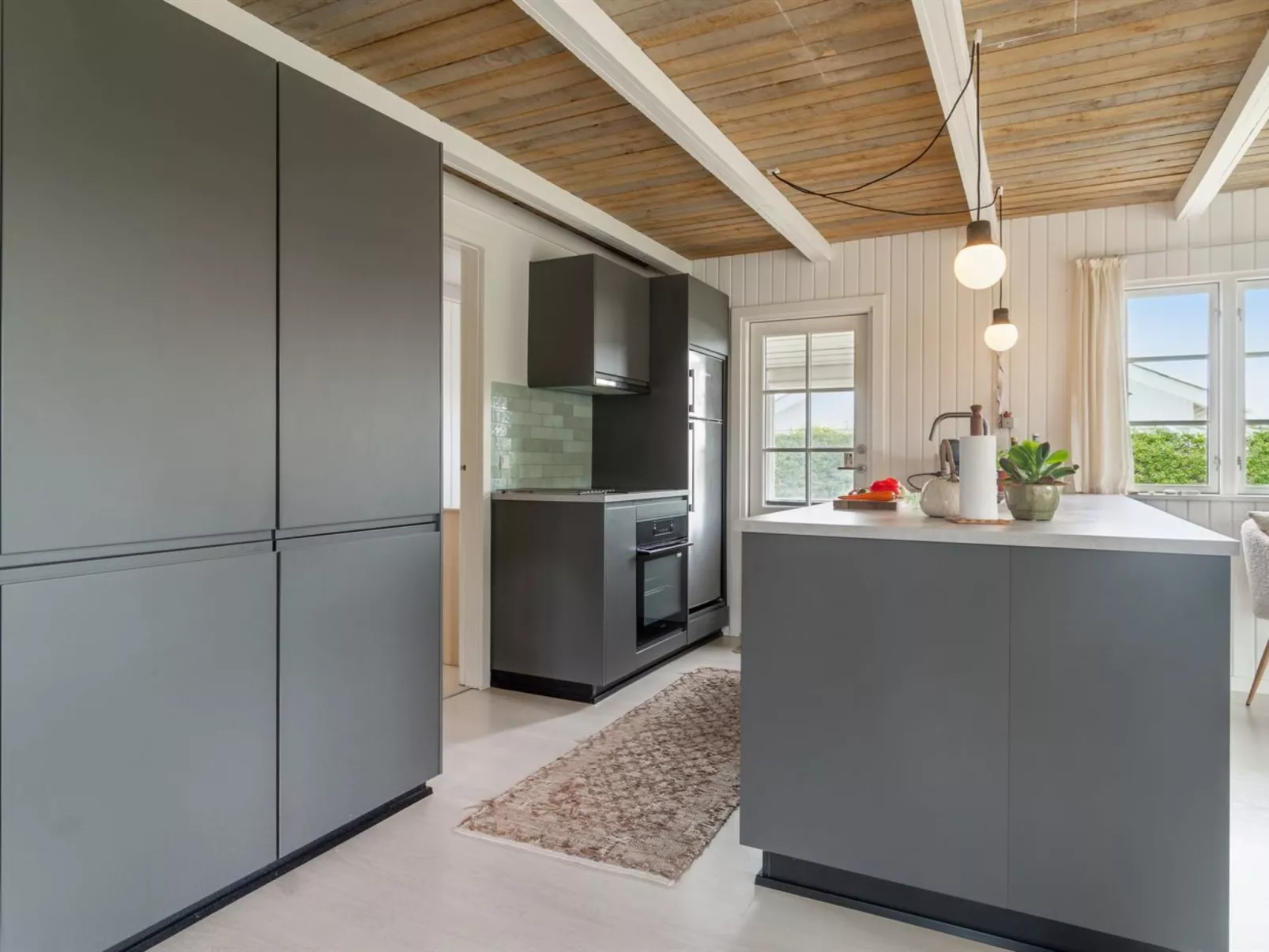 "Bjarni" - 180m from the sea - Binnen