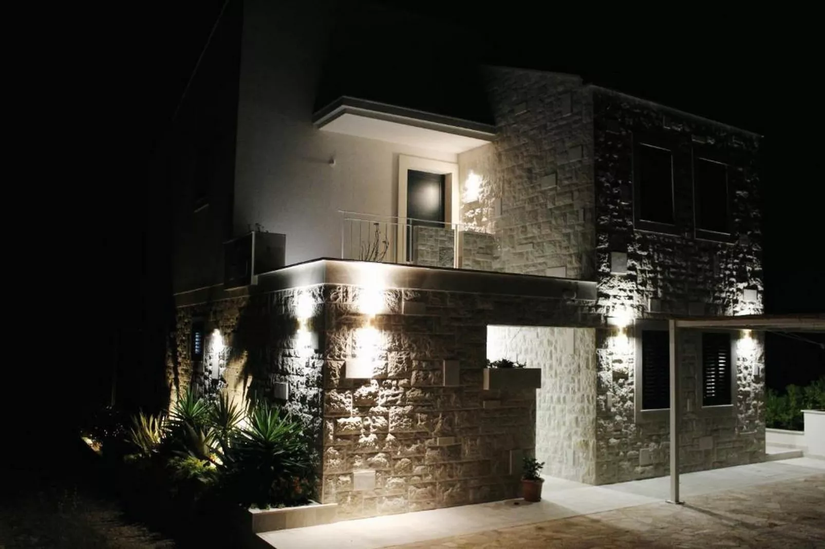 Villa Vera -Three Bedroom Villa with Swimming pool - Buitenlucht