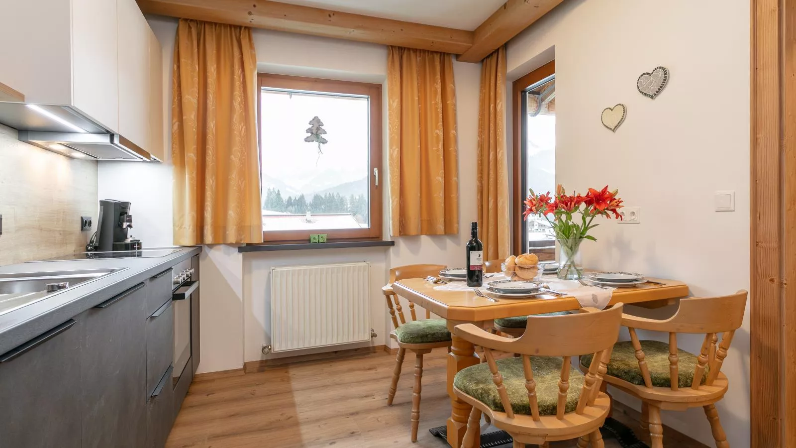 Landhaus Marchfeld Top 1  Top 2 Top 3 - Eetkamer