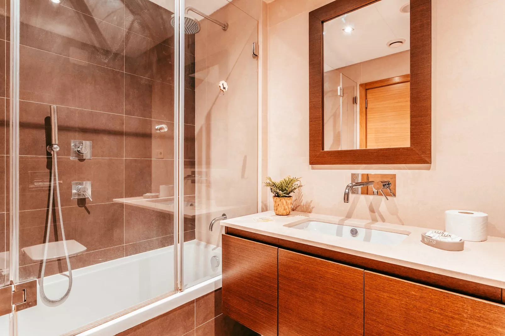 Modern & Elegant 2 bedroom in Amadora by GT House-Badkamer