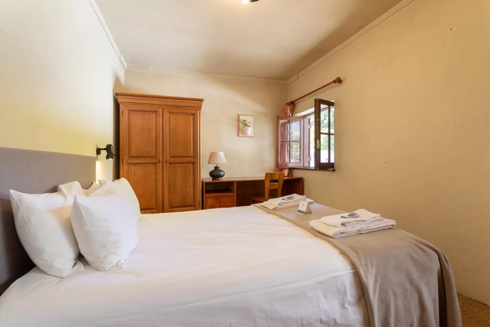 Charming  House and Terrace By Gt House-Slaapkamer