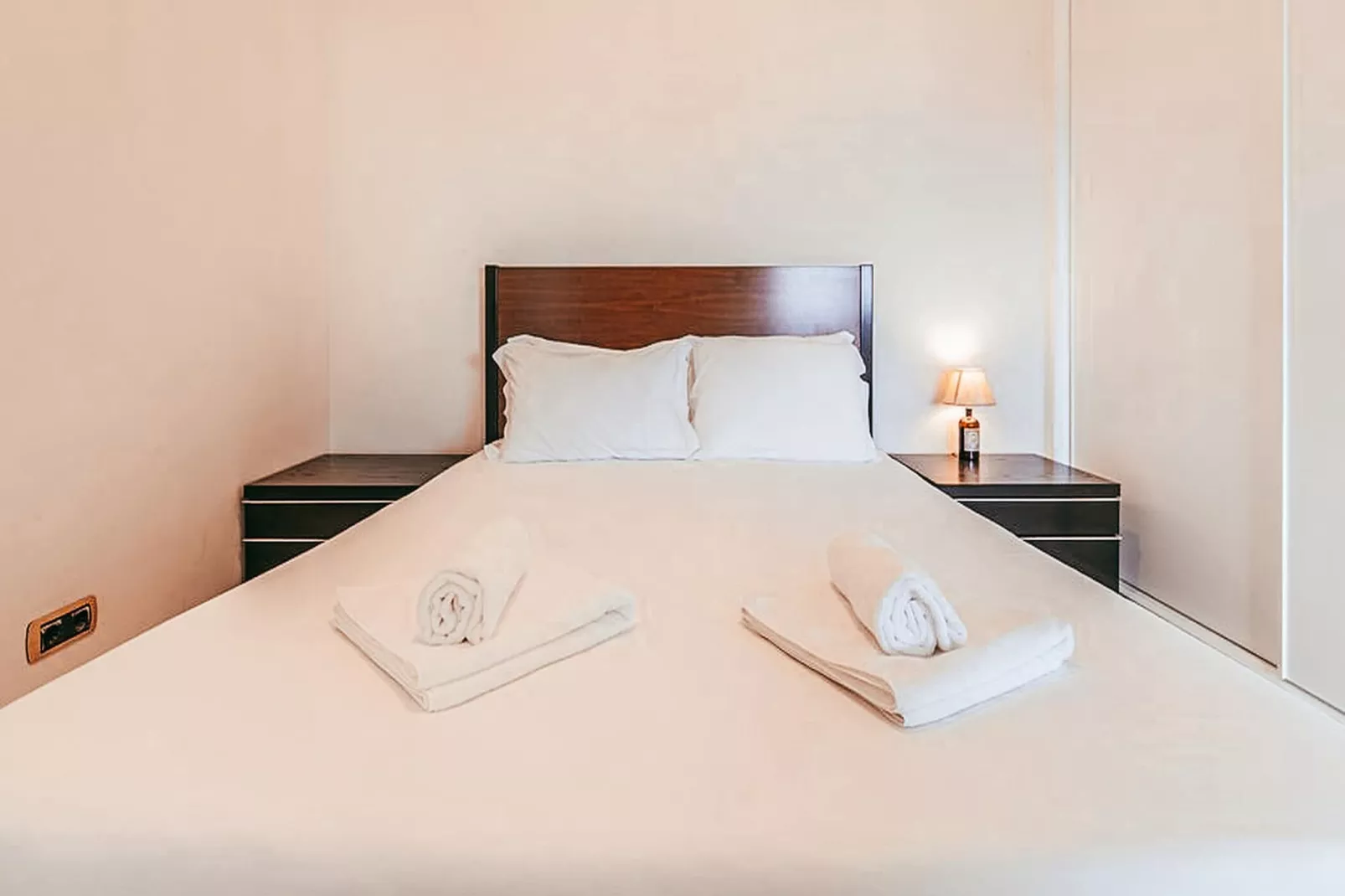 Trendy Apartment River View By Gthouse - Slaapkamer