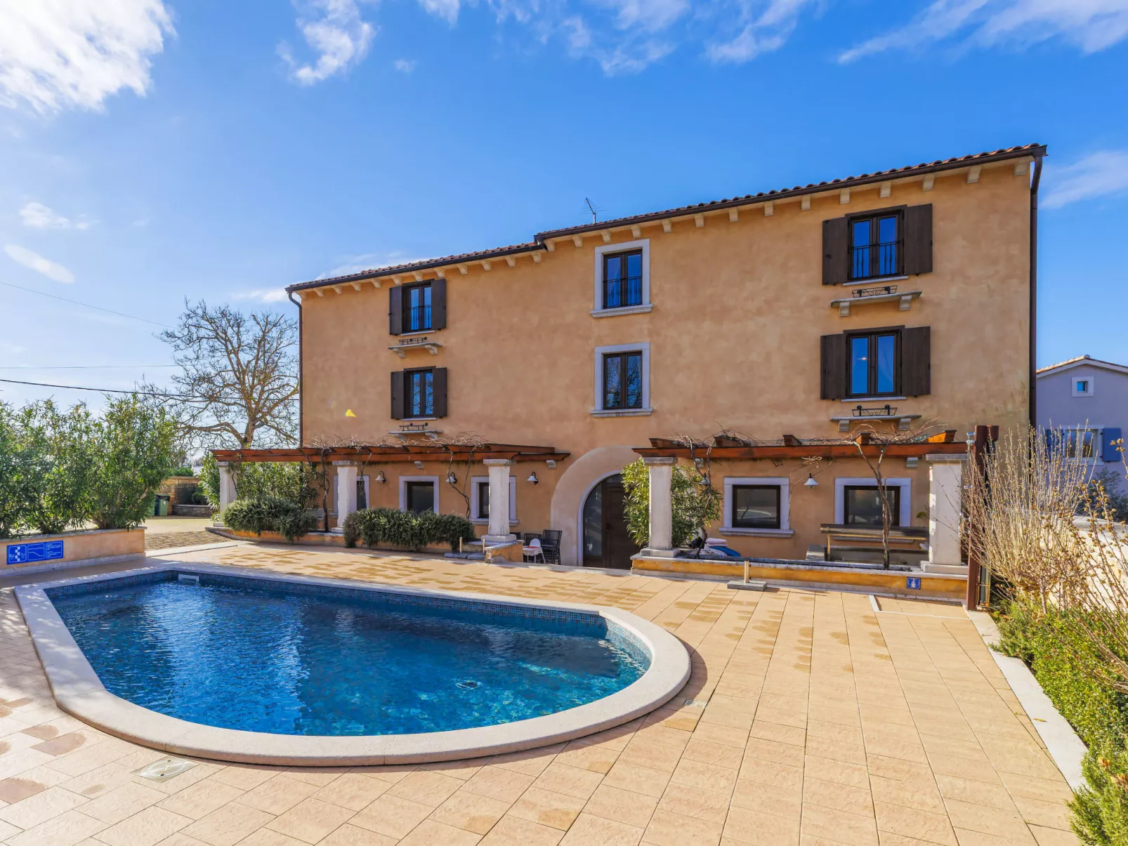 Villa Christina - Buiten