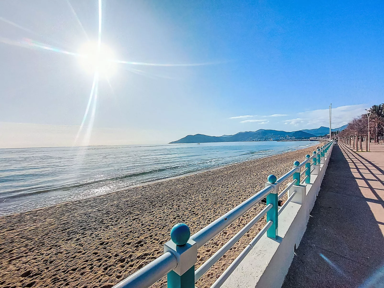 Cannes Midi - Buiten