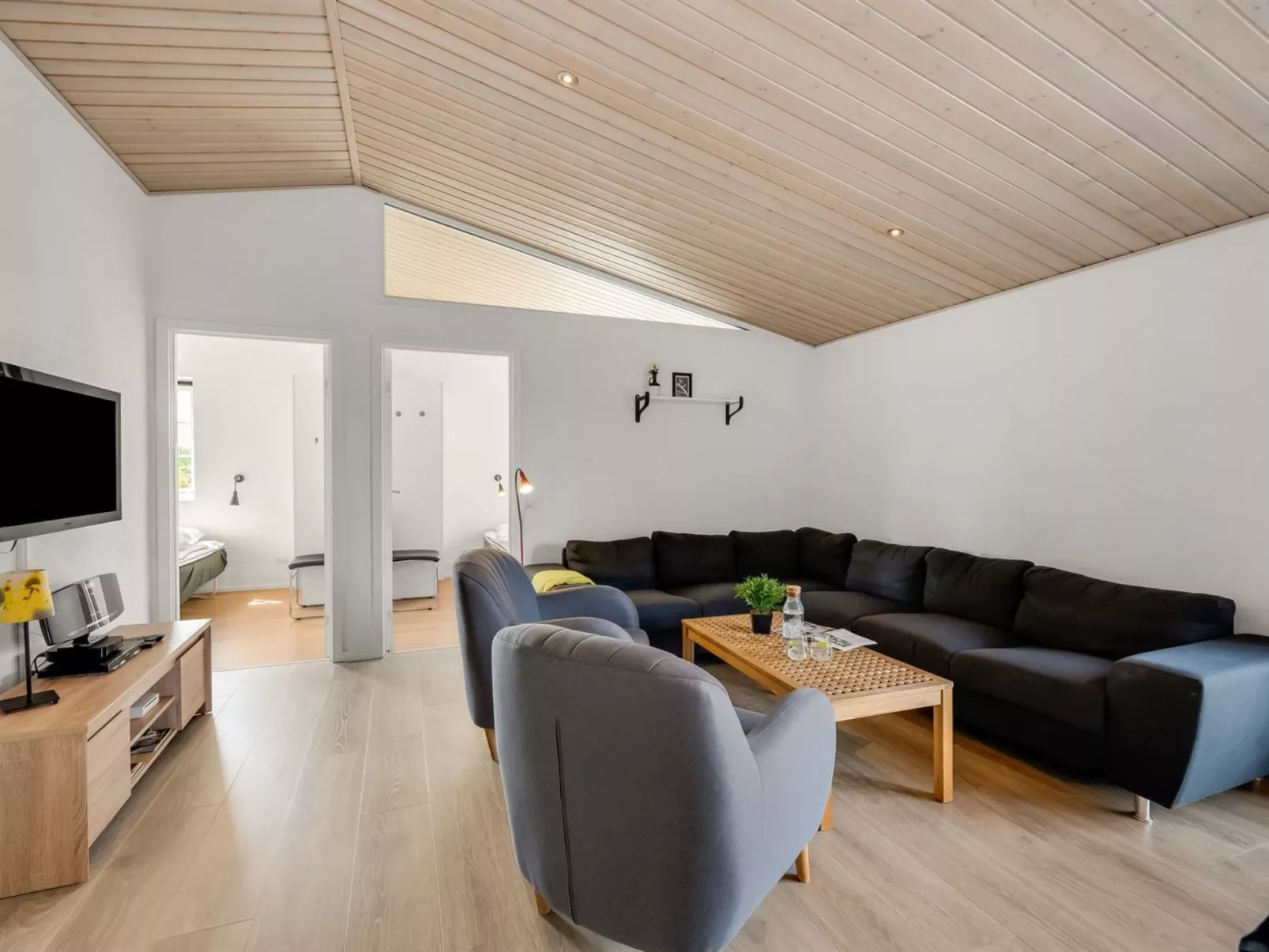 "Donco" - 3.2km from the sea - Binnen