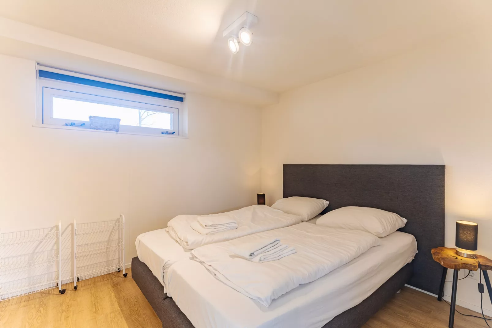 Zonnedorp 1 Solskin Renesse | Beach Holiday in Modern Holiday Home - Slaapkamer