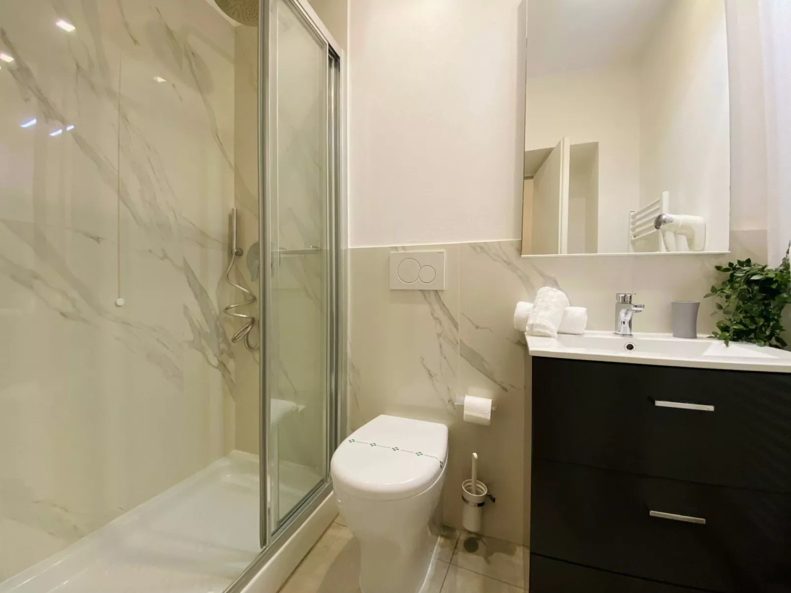 Charmante Wohnung mit Meerblick und Garage - Image-tags.info