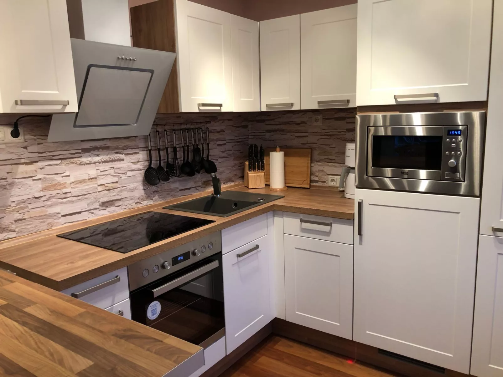 In Wischuer mit Terrasse, Grill und Garten - Image-tags.info