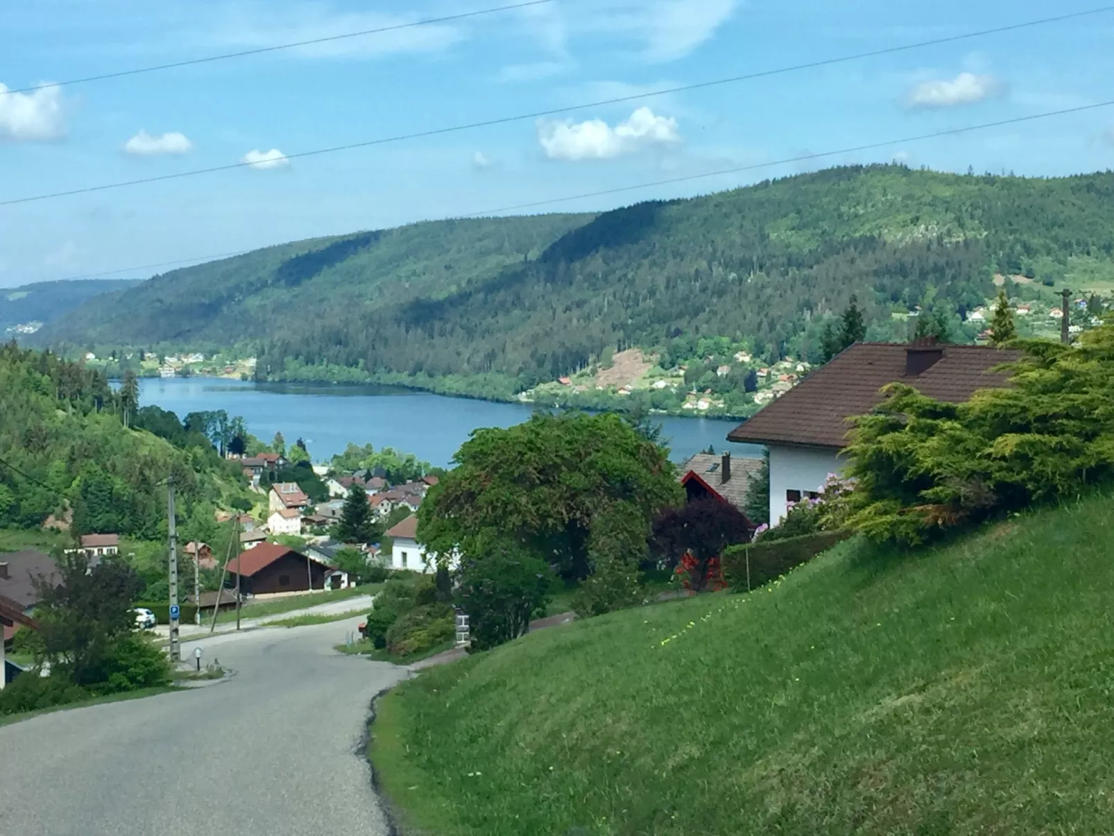 Chalet "Le Flocon Bleu" mit Blick auf das Wasser - Image-tags.info