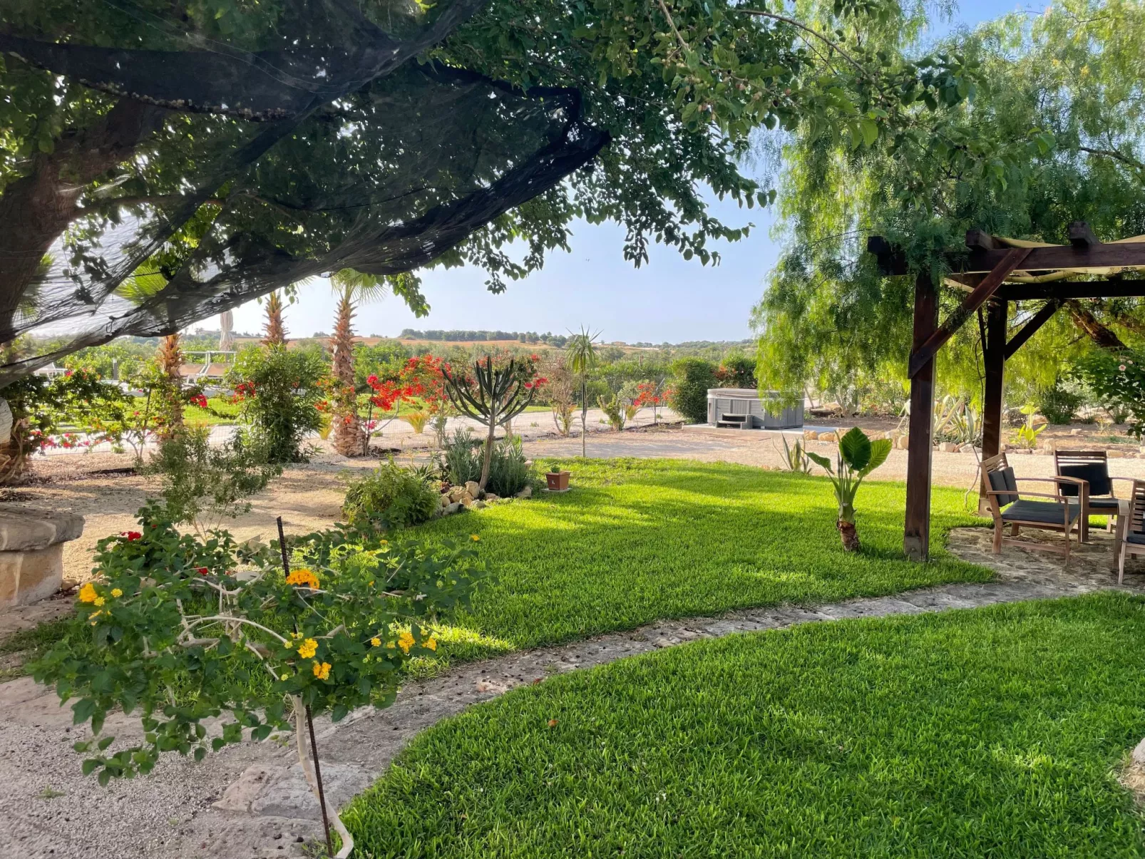 In Noto mit Terrasse, Garten und gemeinsamem Pool - Image-tags.info