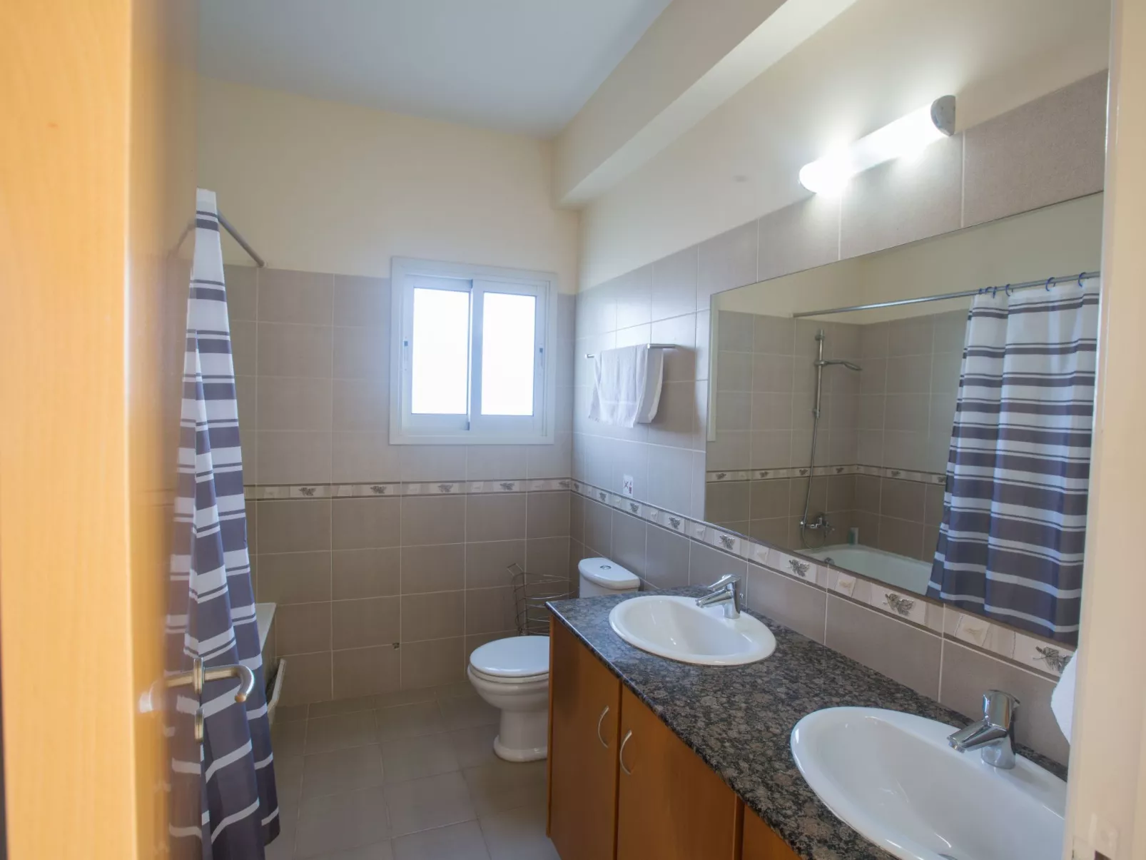 Private 3-Schlafzimmer-Villa mit Hochgeschwindigkeits-Internet - Image-tags.info