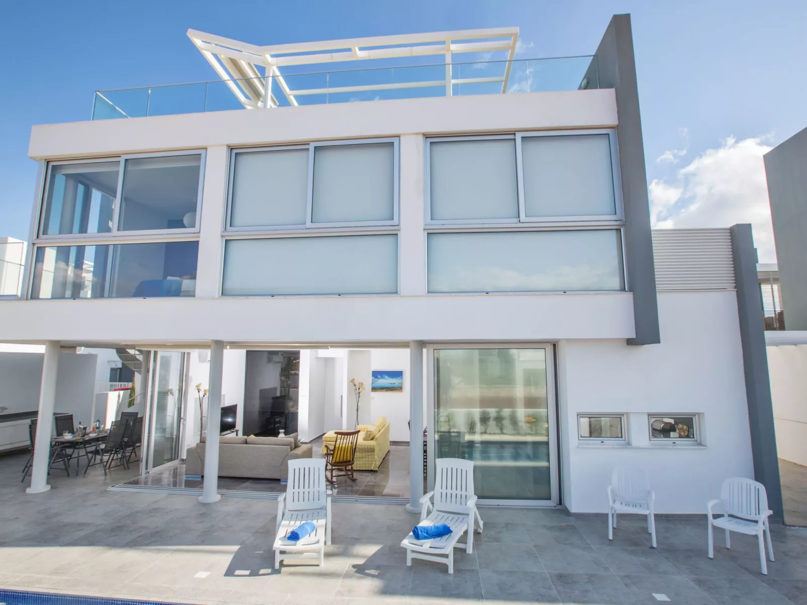 3-Schlafzimmer-Villa mit privatem Pool und Dachgarten - Image-tags.info