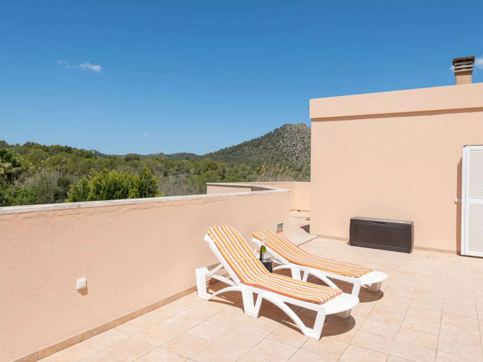 Haus mit Garten und Seeblick in Port d'Alcúdia - Image-tags.info