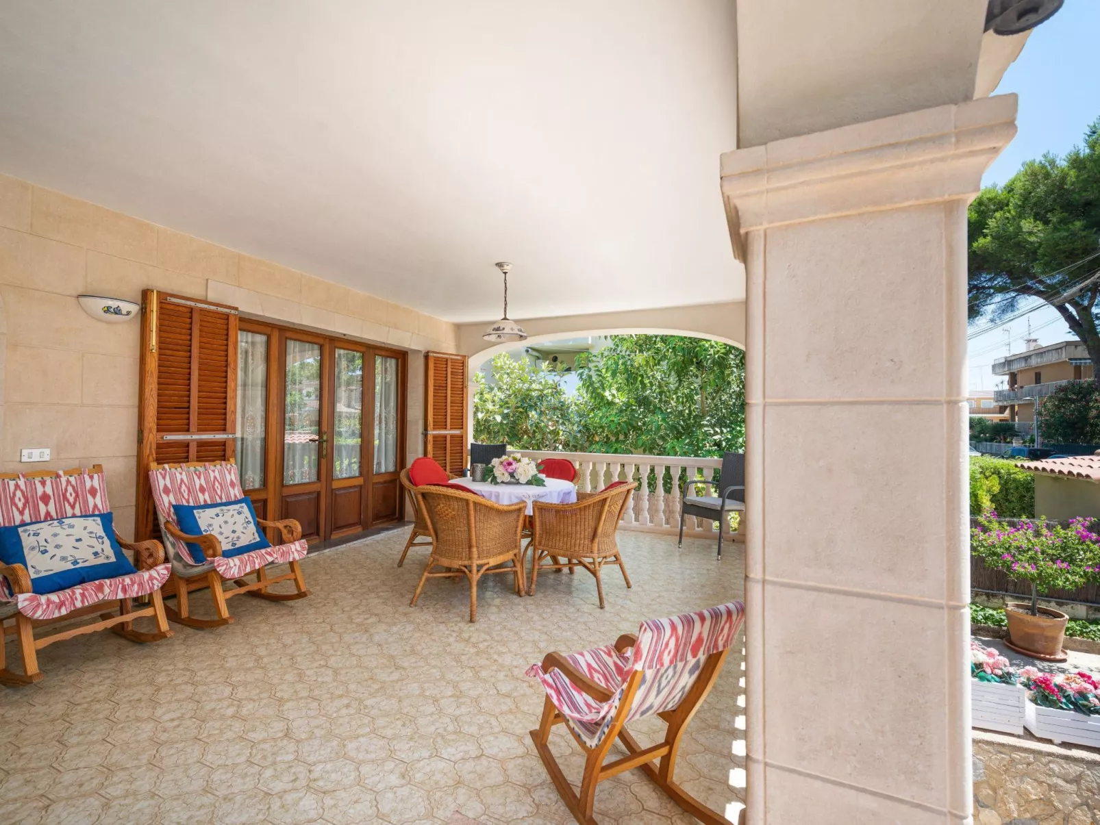 Stilvolle Villa mit Terrasse und Nähe zum Strand - Image-tags.info