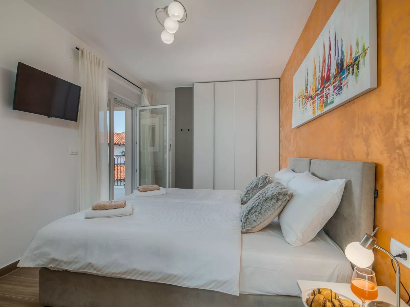 Luxuriöse Villa mit Salzwasserpool in einer ruhigen Gegend - Image-tags.info