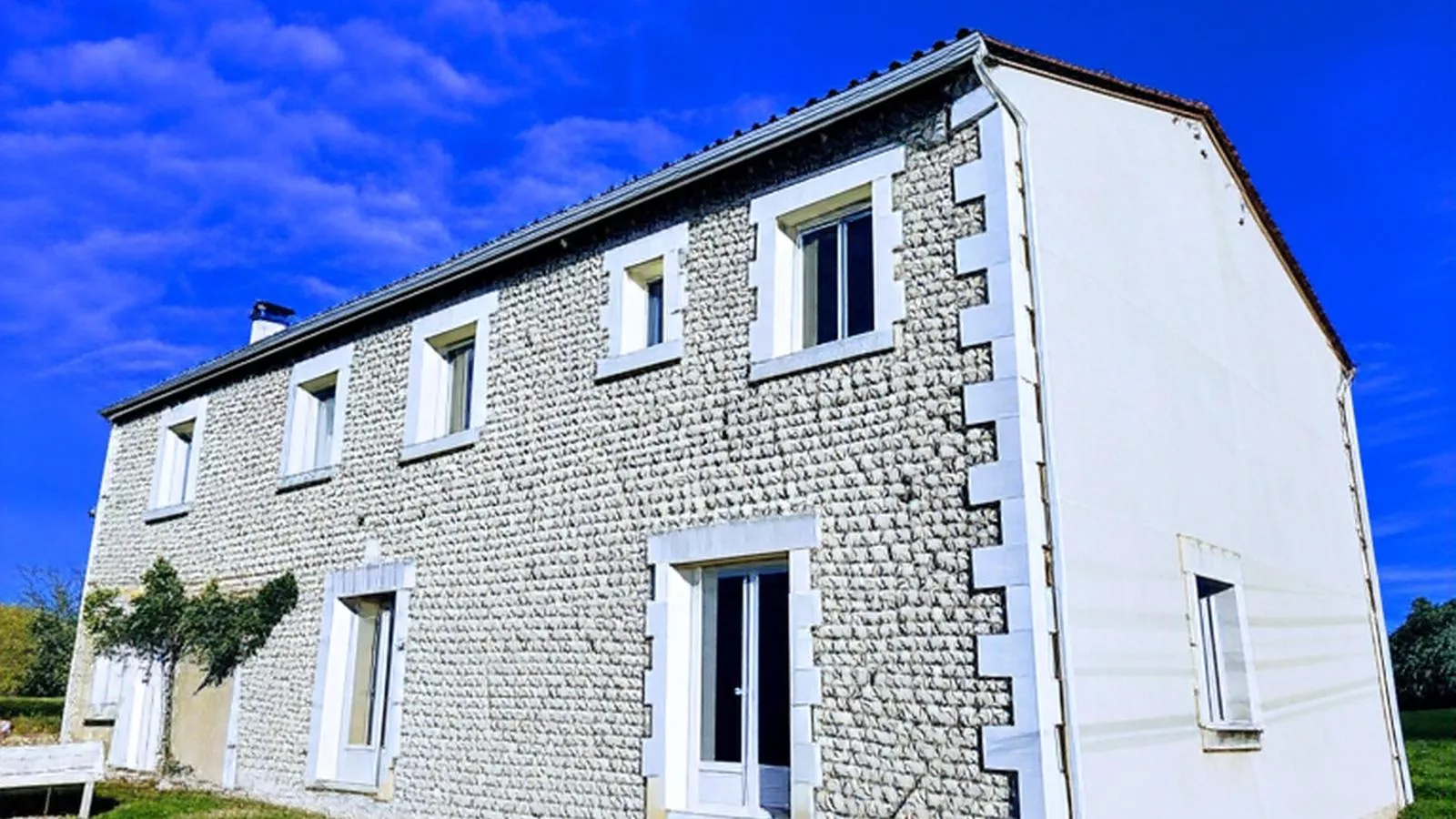 Maison des Prairies - Buitenkant zomer