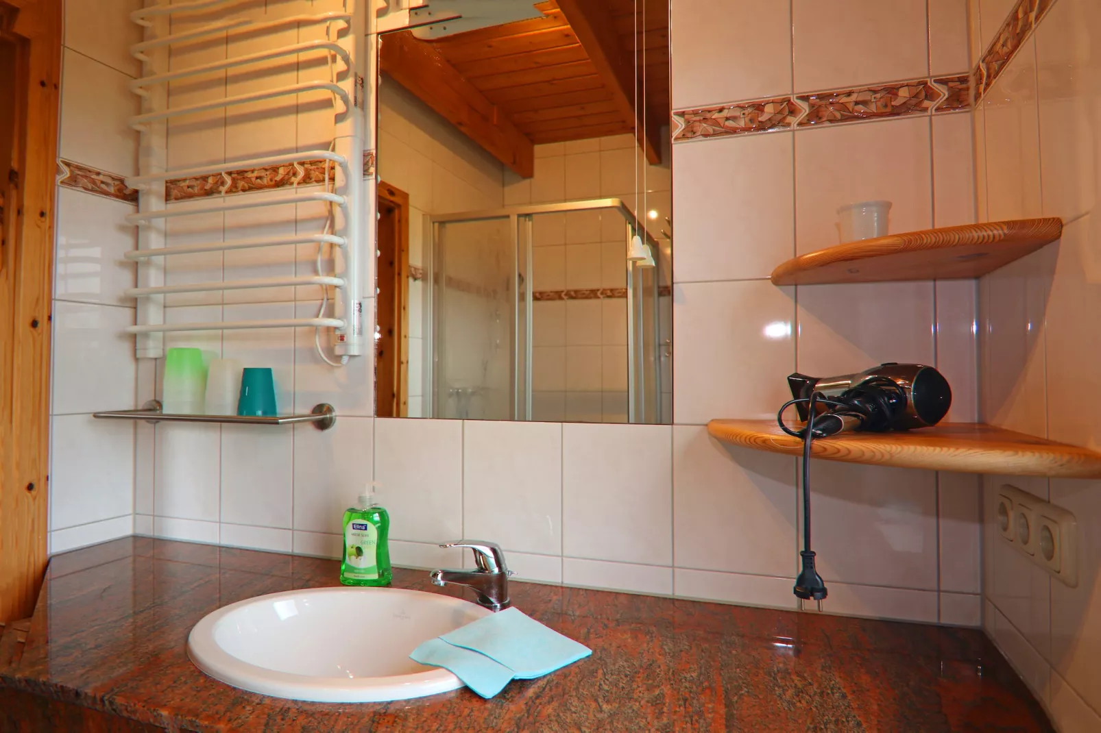 Strandnahes Ferienhaus Walter mit Meerblick - Badkamer