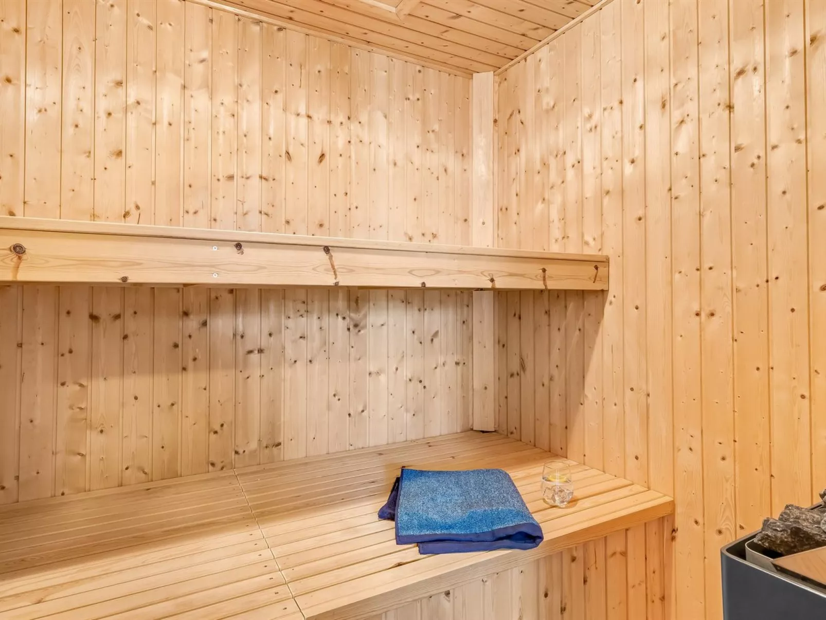 "Marlise" - 2.5km from the sea-Binnen