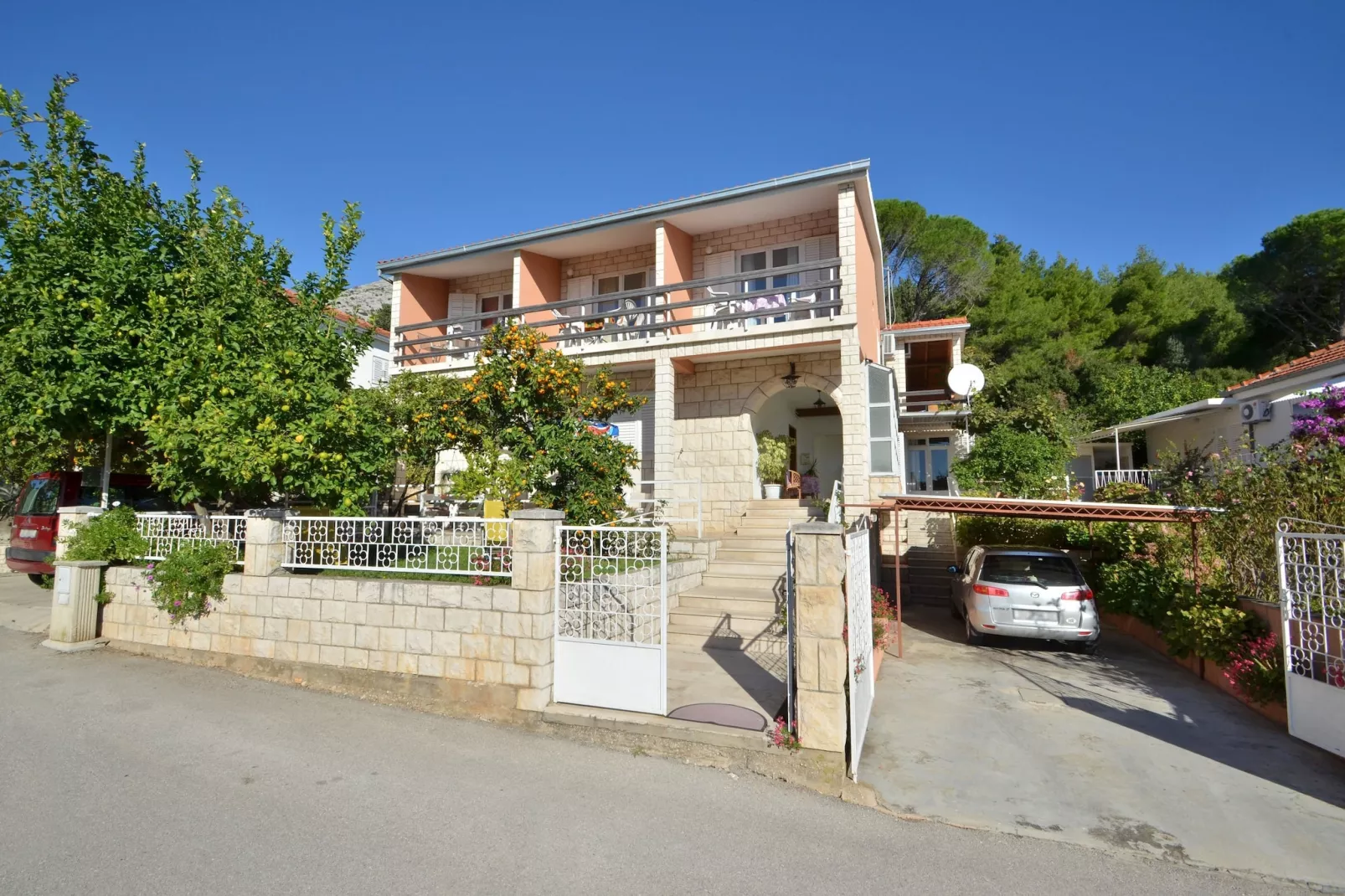 LaidBack Apartments - One Bedroom Apartment with Balcony and Sea View (Lavander) - Buitenlucht