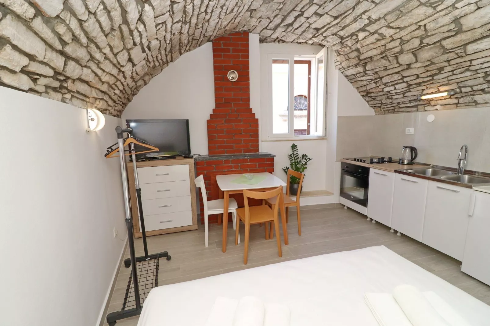 Studio Joković - Studio Apartment with Terrace and City View - Binnen