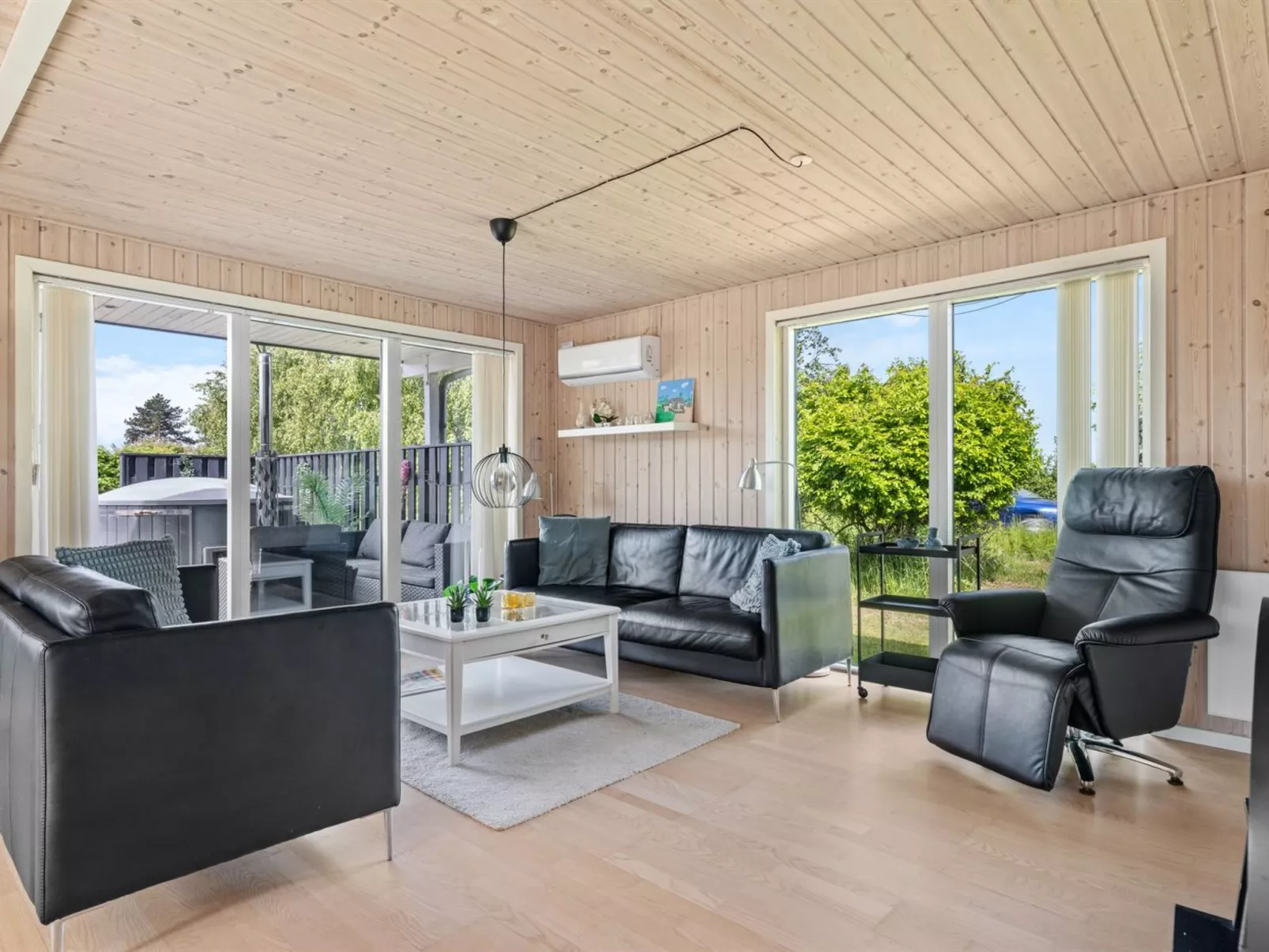 "Anouk" - 700m from the sea-Binnen