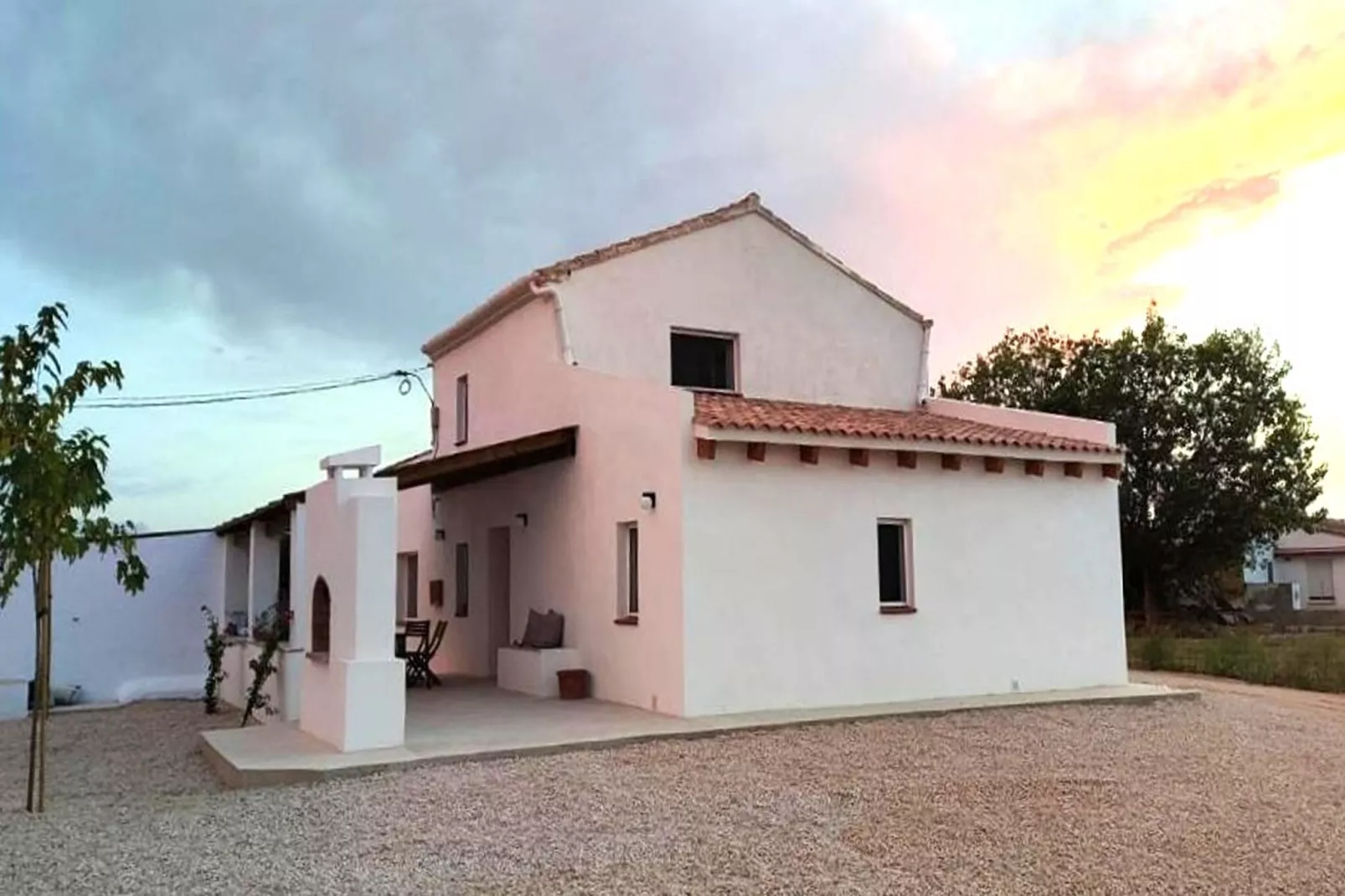 Mas Midó-Buitenkant zomer