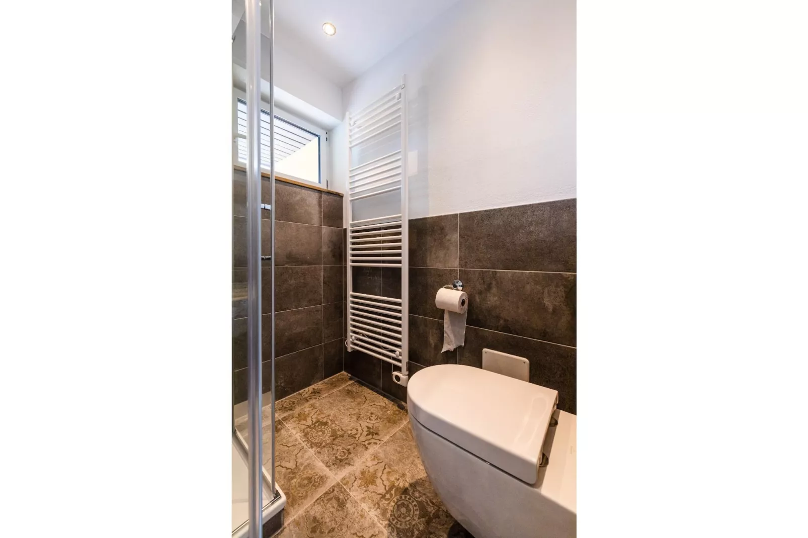 Bungalow Typ Z Campingpark Eifel-Badkamer