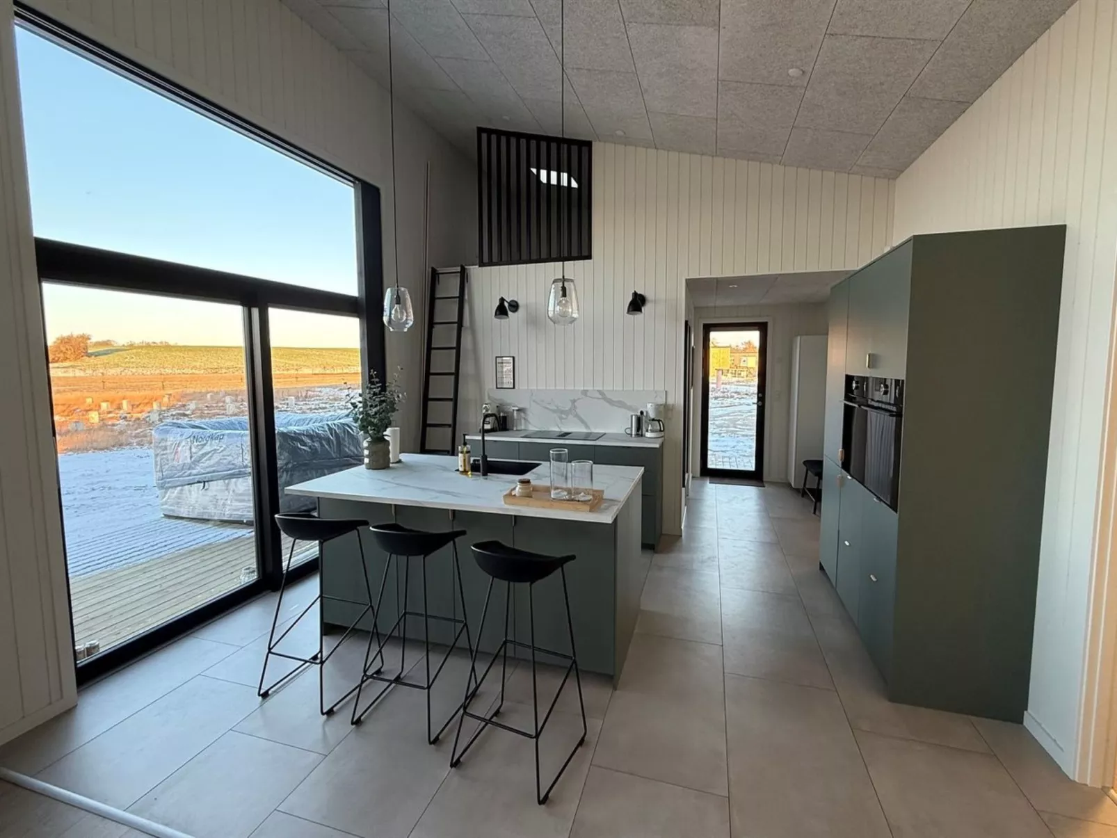 "Marten" - 500m from the sea - Binnen