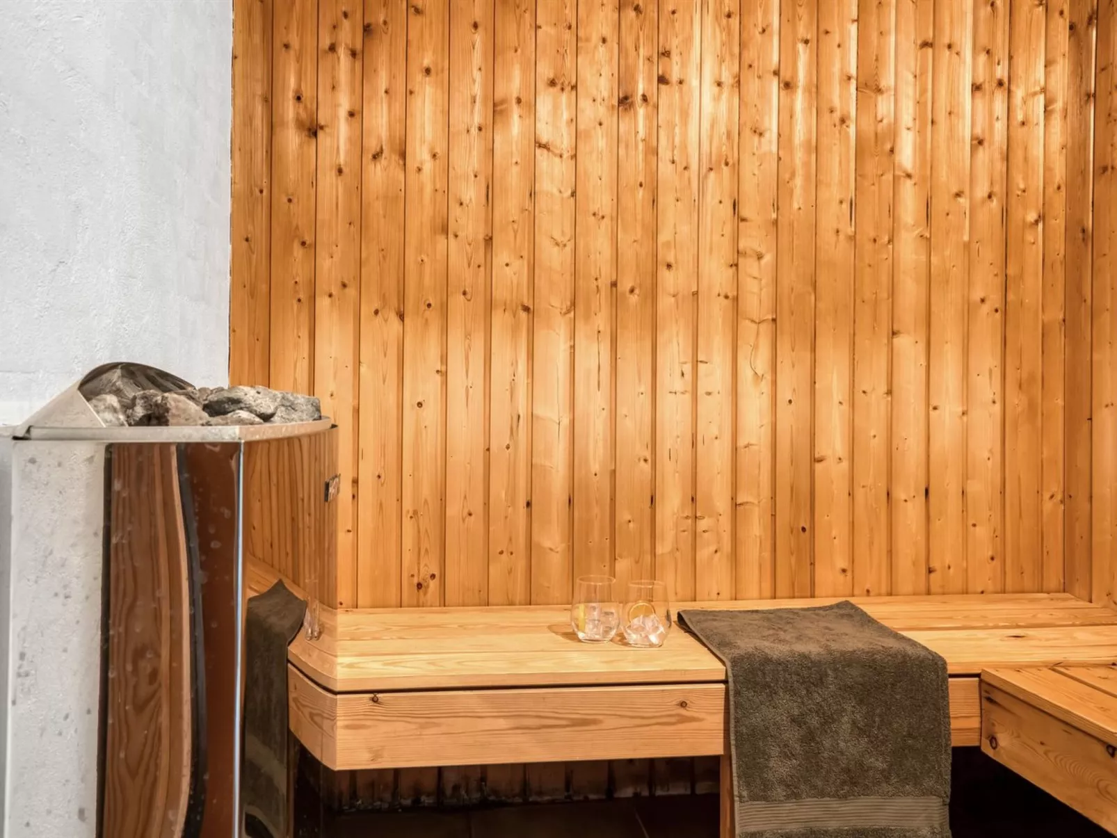 "Månviva" - 250m from the sea - Binnen